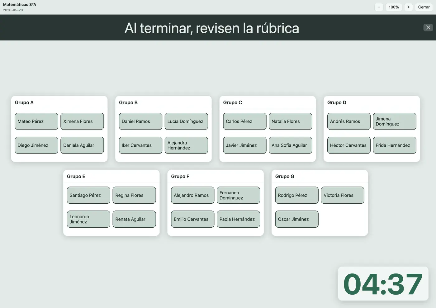 Modo presentar proyectado con los equipos del día, un temporizador y un mensaje a la clase